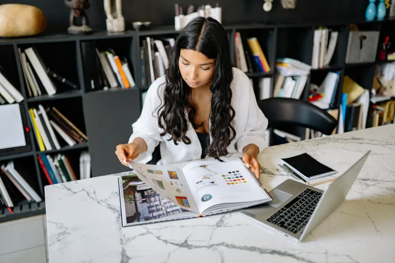 Bác Sĩ Hay YouTuber? Khi Người Trẻ Việt Ở Mỹ Phải Chọn Giữa Ước Mơ Và Kỳ Vọng Của Gia Đình